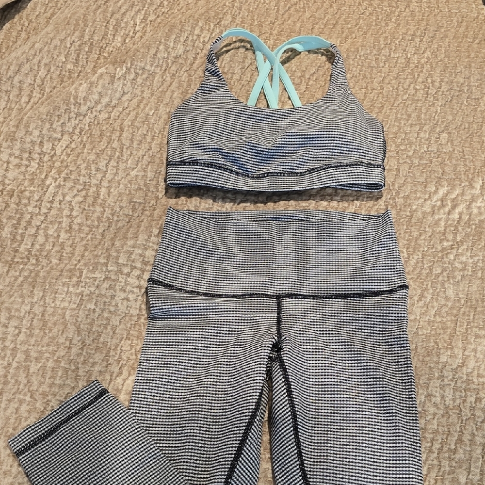 Lulu Black and White Checkered Activewear Set Size 6 TOP, 4 Bottom